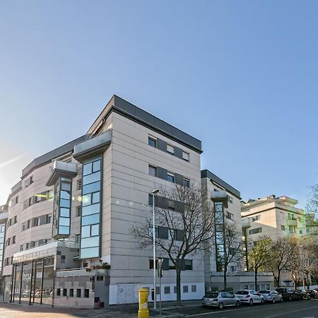 Cálido apartamento con piscina en Barcelona Ripollet Esterno foto