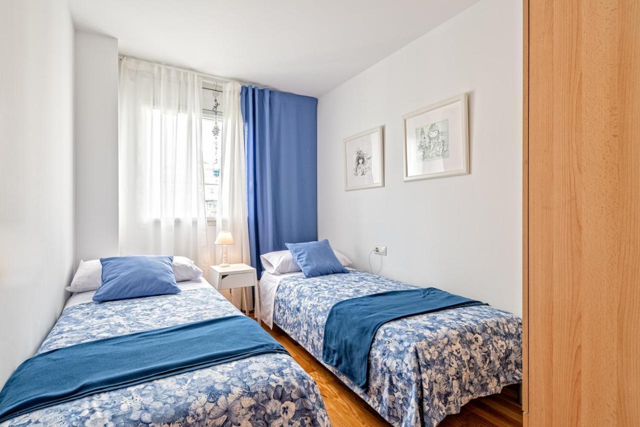 Cálido apartamento con piscina en Barcelona Ripollet Esterno foto